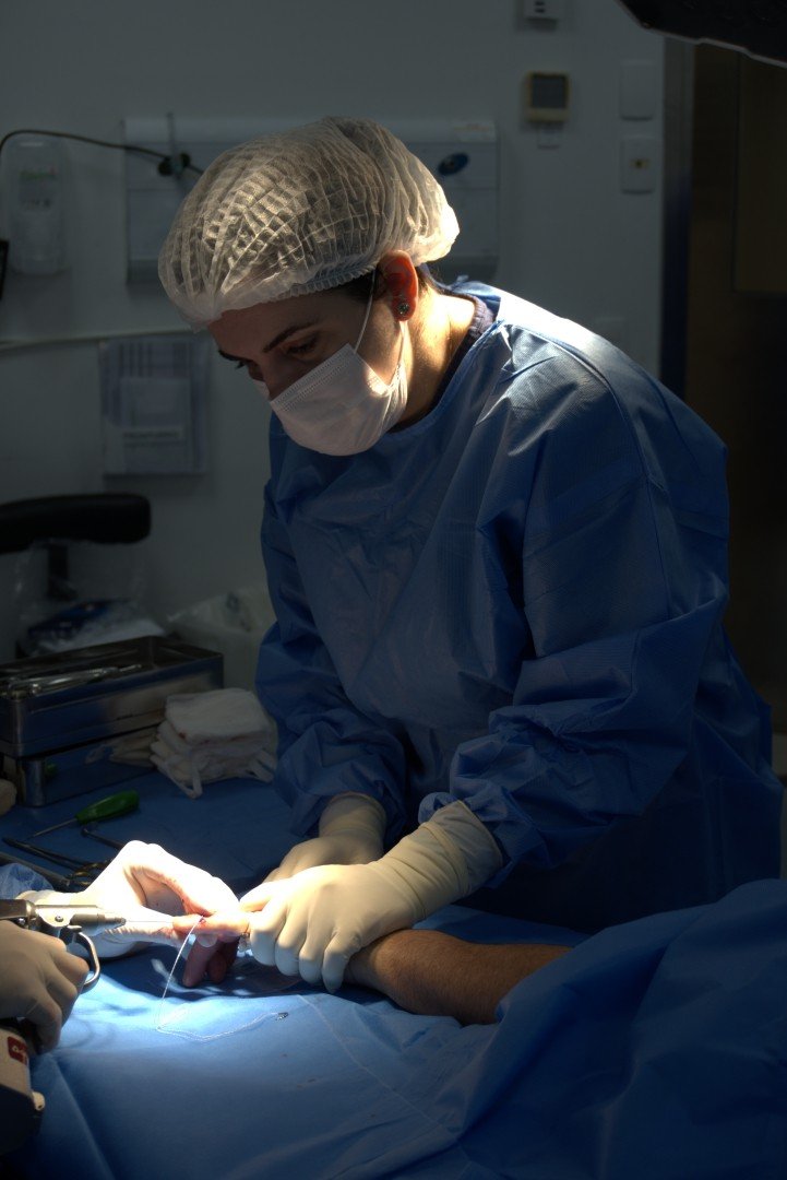 Centro cirúrgico — ambiente de alta complexidade para cirurgia de ombro e cotovelo